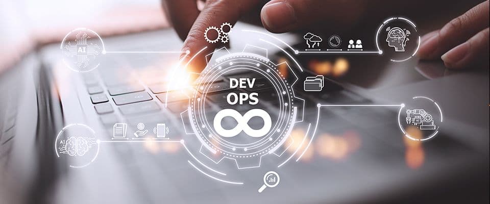 How Does a Job-Oriented DevOps Course Help You Enter the IT Industry Faster?